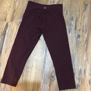 Lululemon size 4 wunder under reversible crops